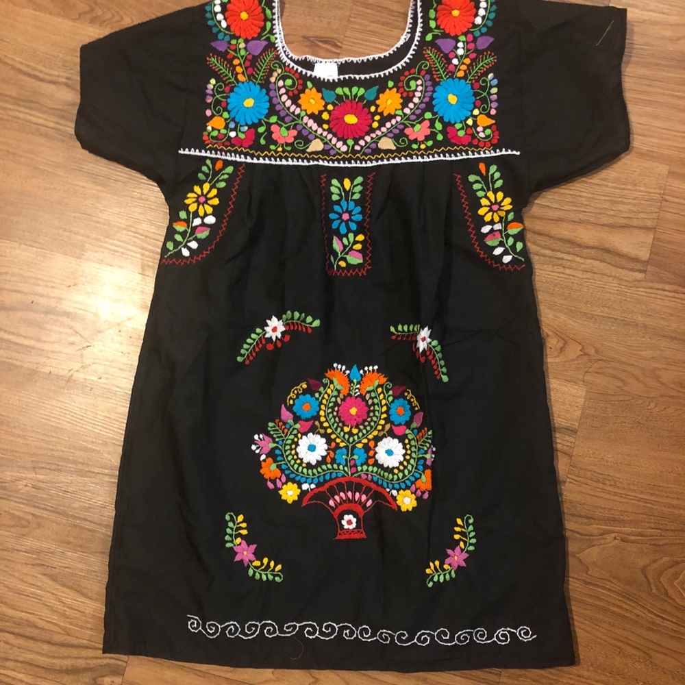Black embroidered fiesta dress! Size Large.